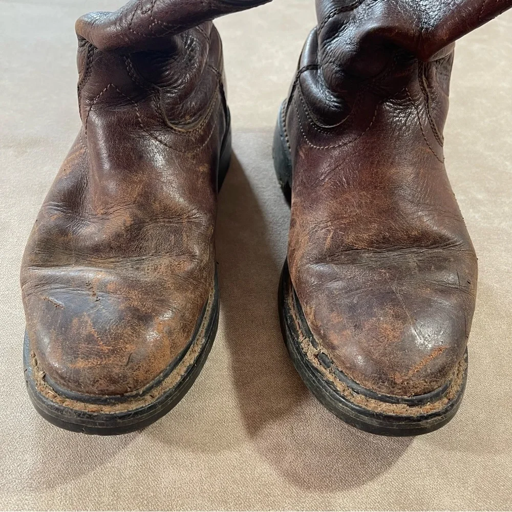 Ariat 10002429‎  Boot Man’s Size 9.5D Brown Sierra Pull On Leather Round Toe